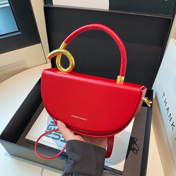 Sac à main demi-lune chic