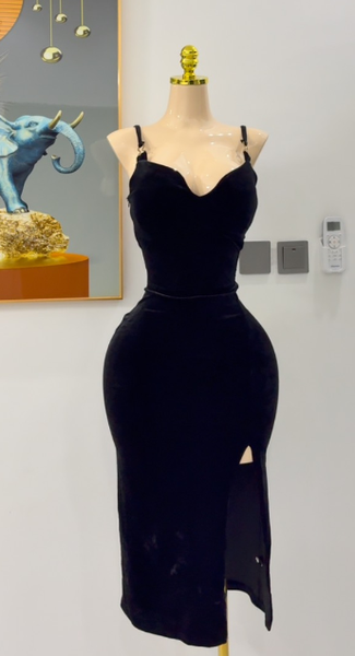 Elegant black dress