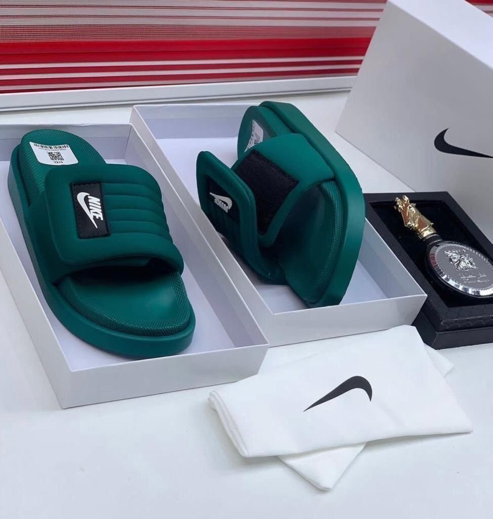 Pantoufles Nike confortables