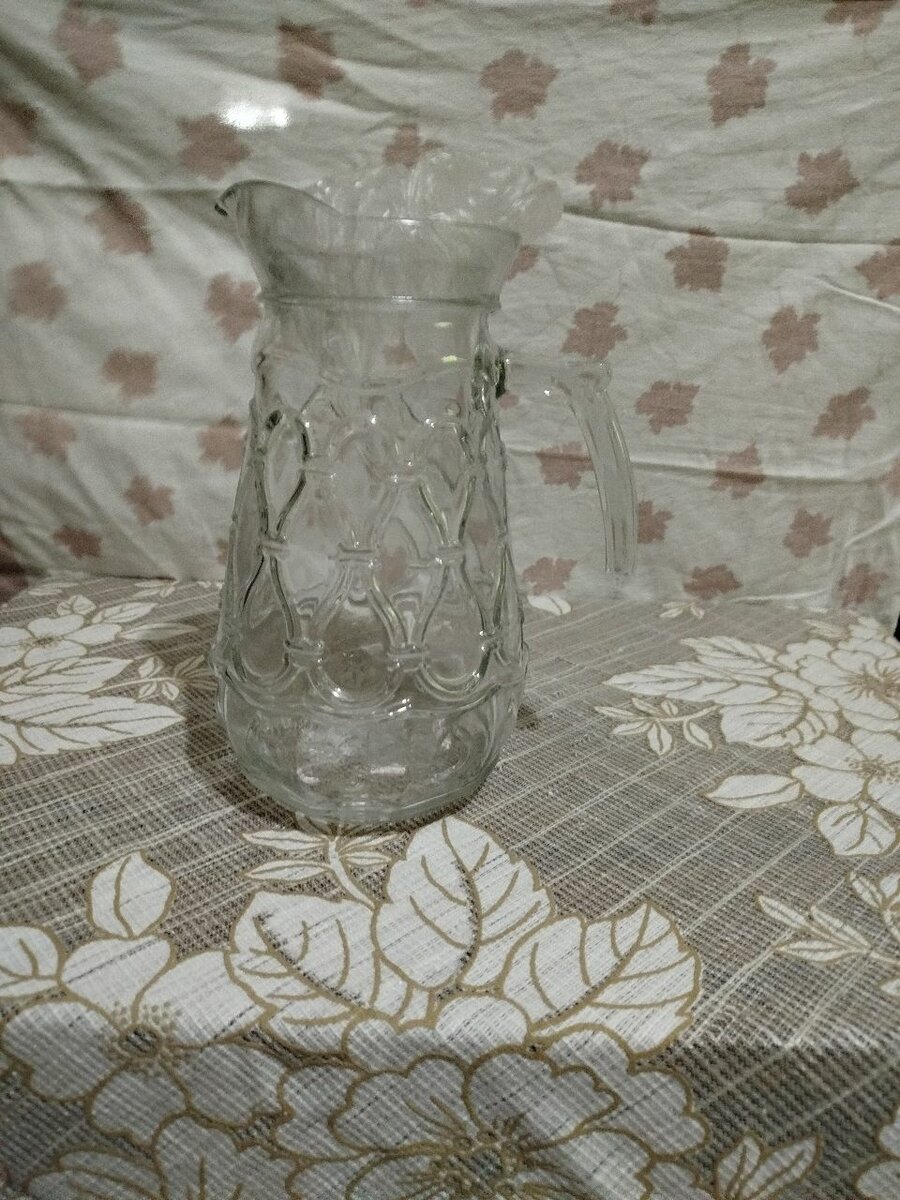 Carafe en verre décoratif