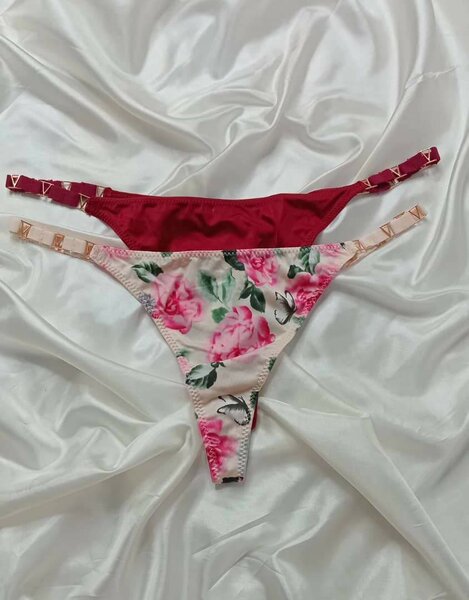 Lot de 5 strings Victoria S