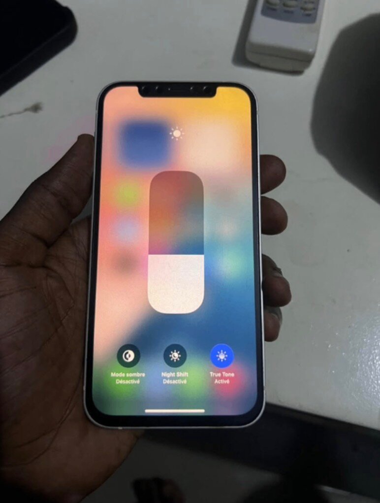 iPhone Blanc 128 Go Débloqué