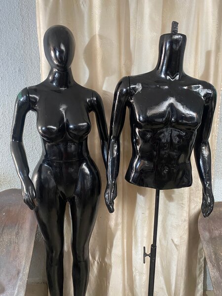 Mannequins noirs élégants