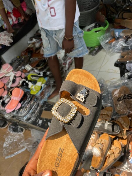Sandales confortables à boucle
