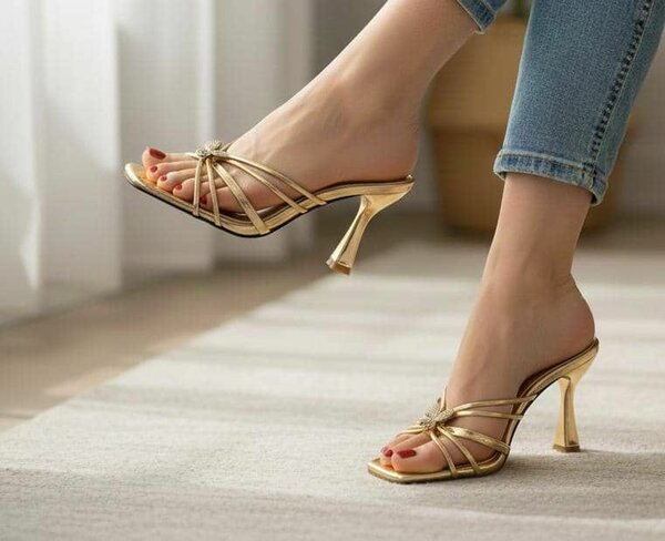 Sandales dorées élégantes