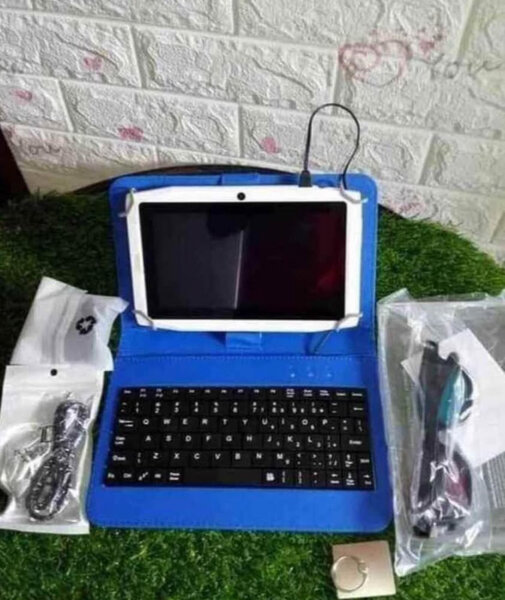 Tablette avec Clavier Étui