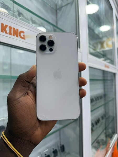 iPhone 12 Pro 128Go tout dori