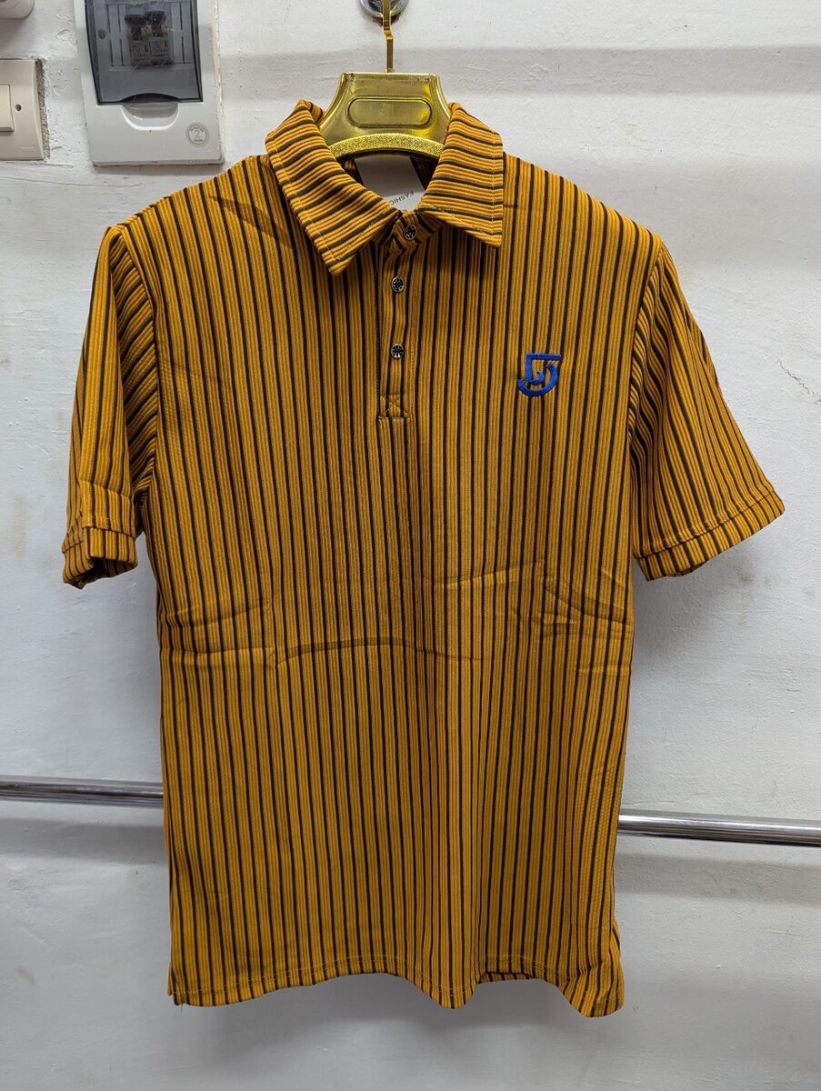 Polo rayé en coton confortable