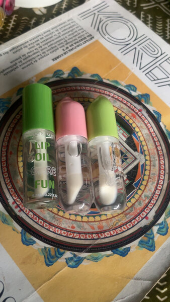 Huile à lèvres hydratante