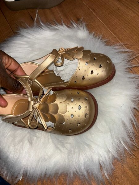 Ballerines dorées pour filles