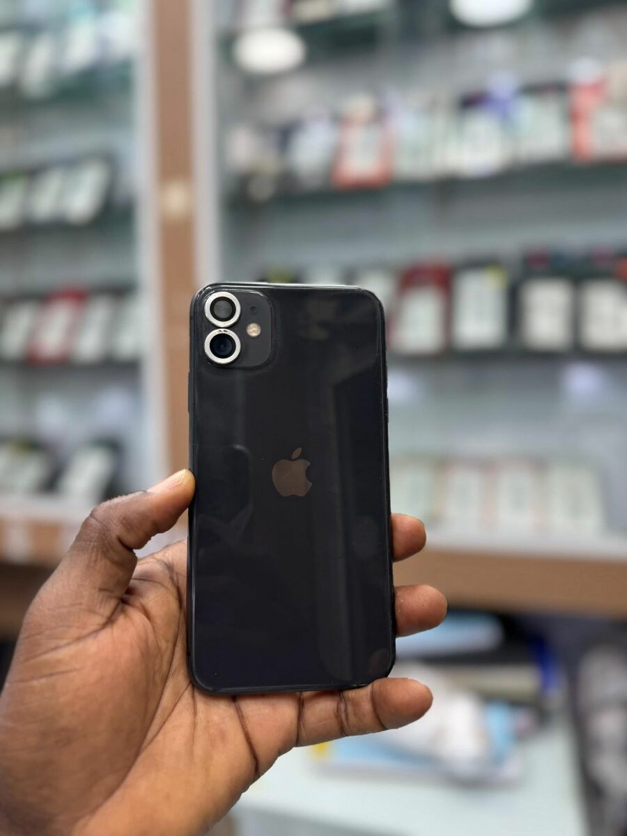 iPhone 11 Noir 64GB 2nd main