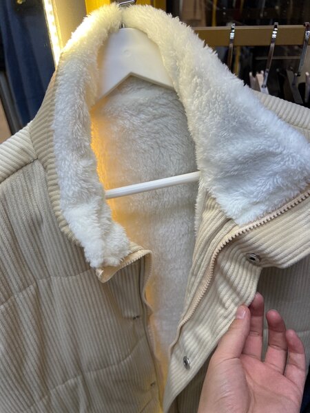 Меховая жилетка