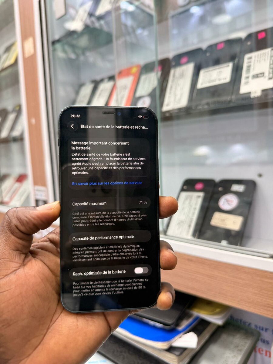 12 pro 128Go tout est dorigin