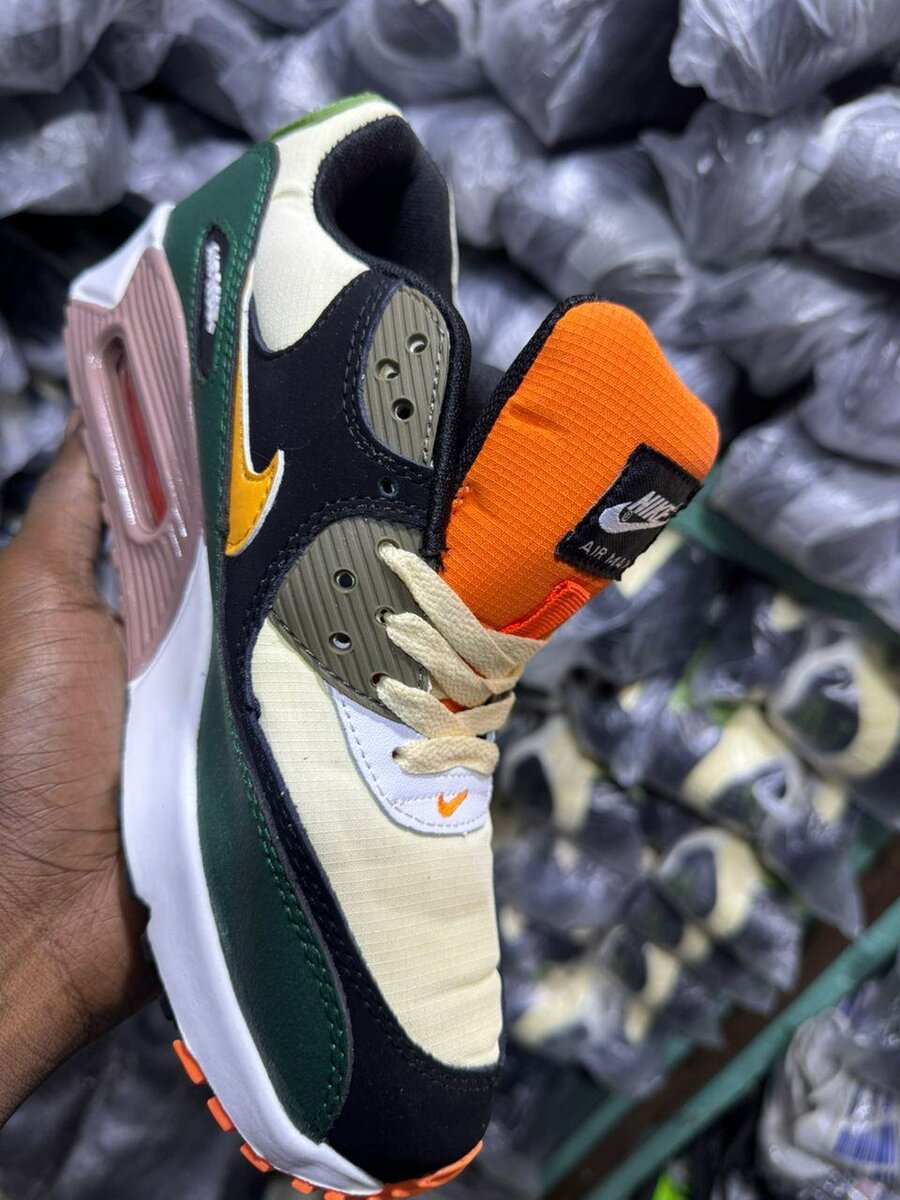 Baskets Air Max colorées élégantes