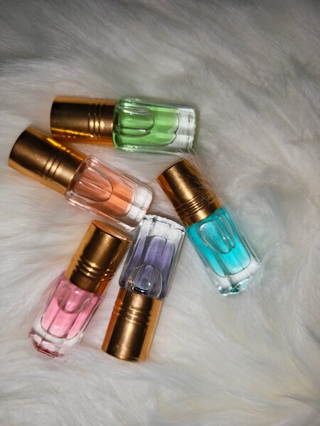 Huiles Parfumées (5 - 2000f)