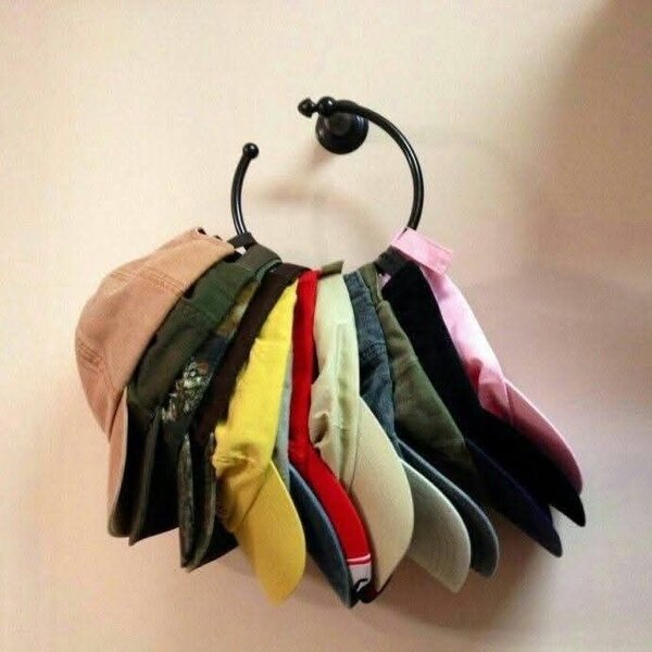 Organisateur de casquettes mural
