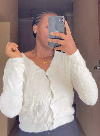 Short knitted cardigan with buttons in white  size:M