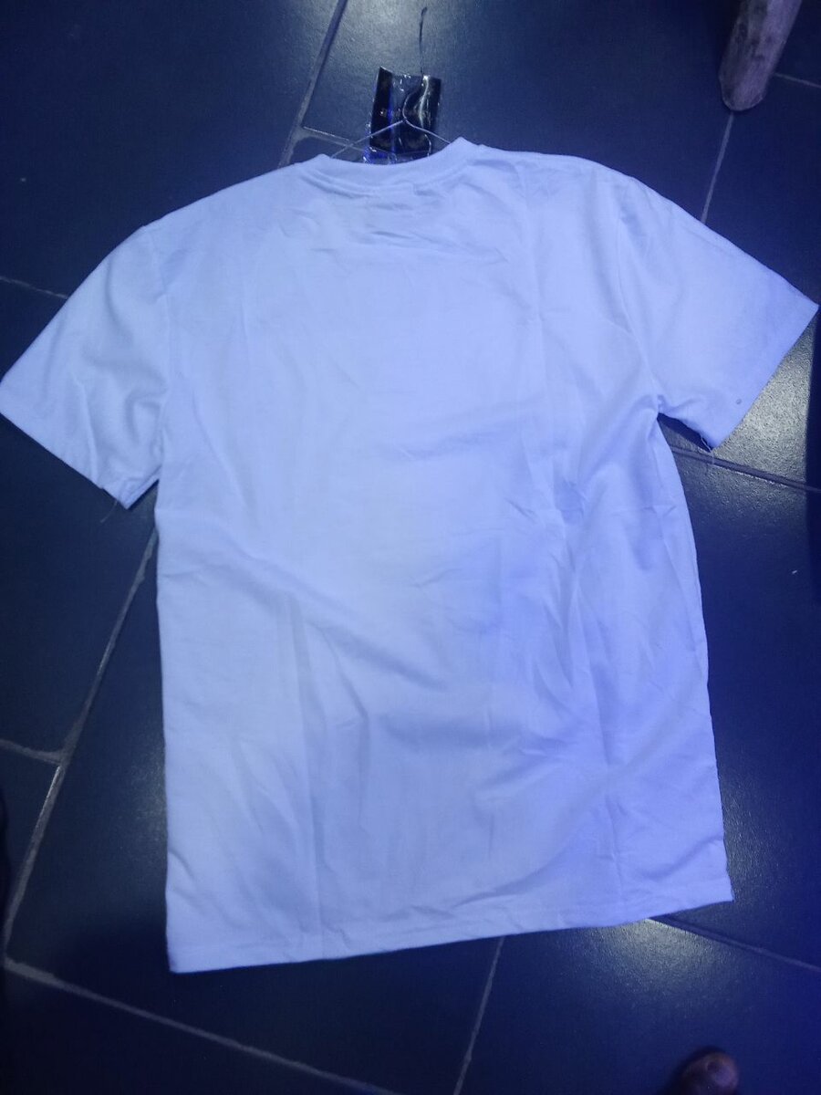 T-shirt blanc imprimé logo