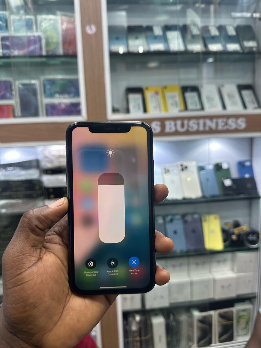 iphone Xr 64giga tout passe