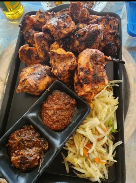 Délicieux poulet grillé épicé