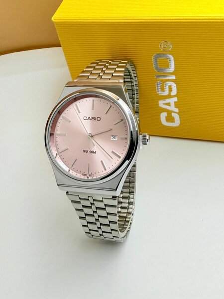 Montre Casio rose Classique