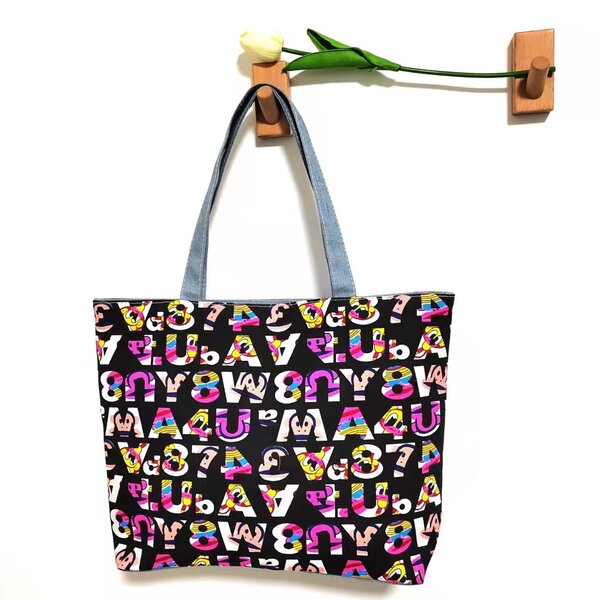 Tote bag