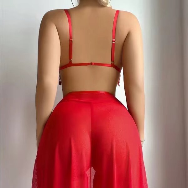 Ensemble lingerie rouge séduisant
