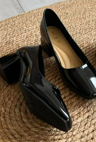 Эти туфли подходят как для повседневных образов так и для нарядных. Туфли выполненные из качественных материалов, они обеспечивают комфорт на протяжении всего дня.✨