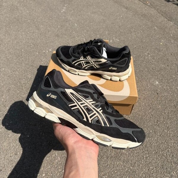 Chaussures de sport ASICS