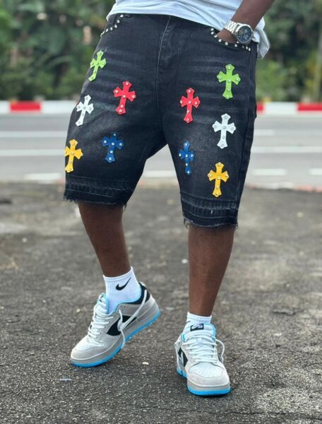 Bermuda en jean cloutée