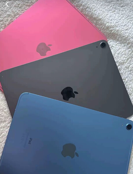 iPad coloré avec stylet.
