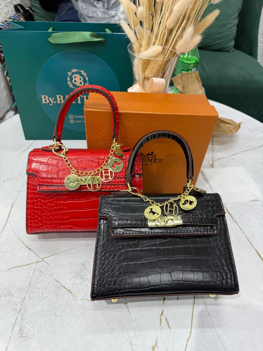 Женские сумки и одежда