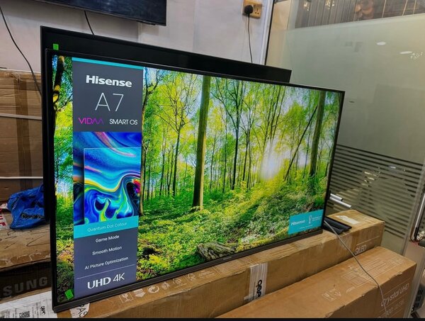 NEW HISENSE SMART TV