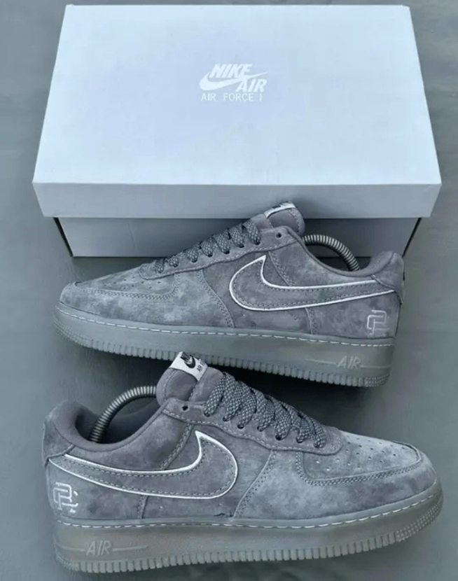 Baskets Nike Air Force 1 Gris