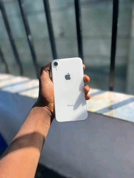 iPhone XR Blanc 64 Go