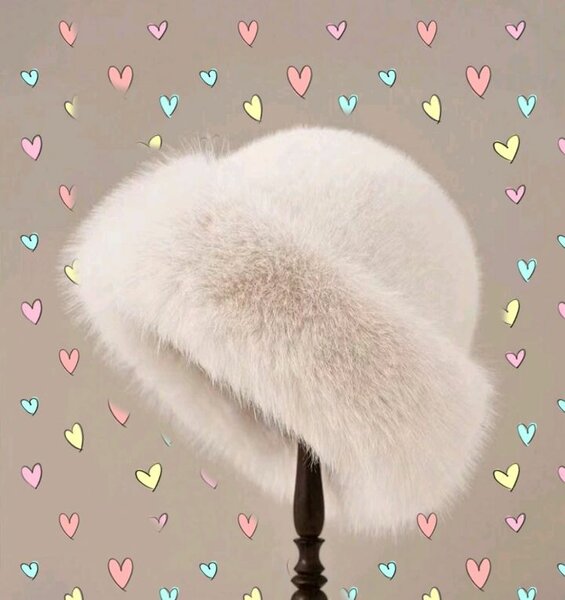 Chapeau en fausse fourrure élégant