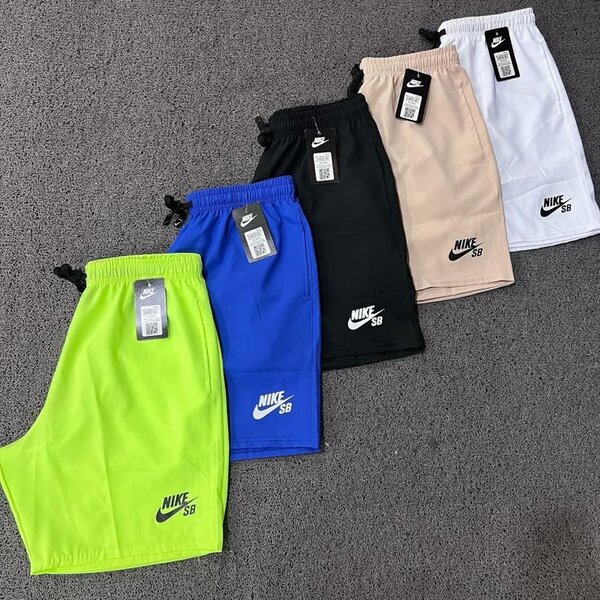 Shorts de sport Nike colorés
