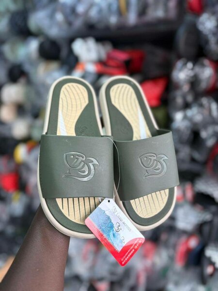 Claquettes confortables pour hommes