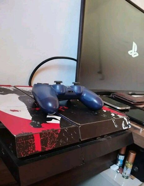 Console PS4 slim 1To avec manette