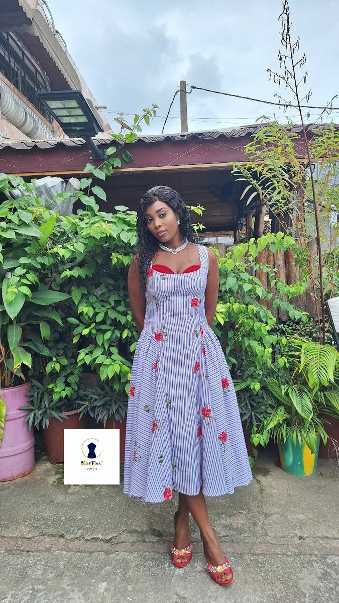 La robe fleur d'été