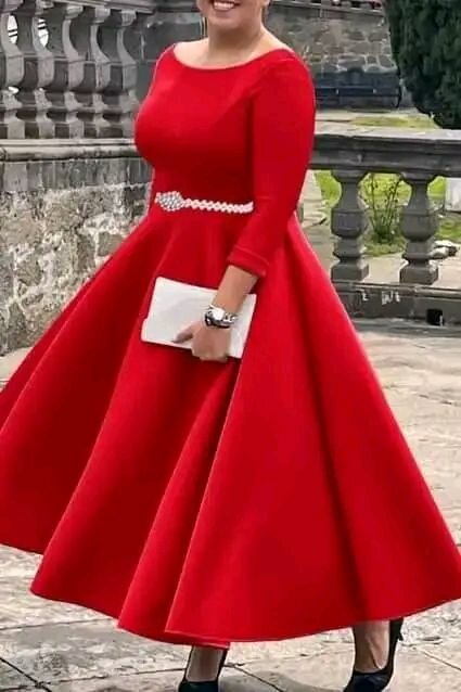 Robe élégante femme rouge