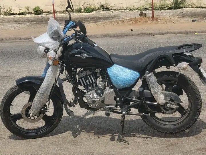 Moto Apsonic puissante et élégante