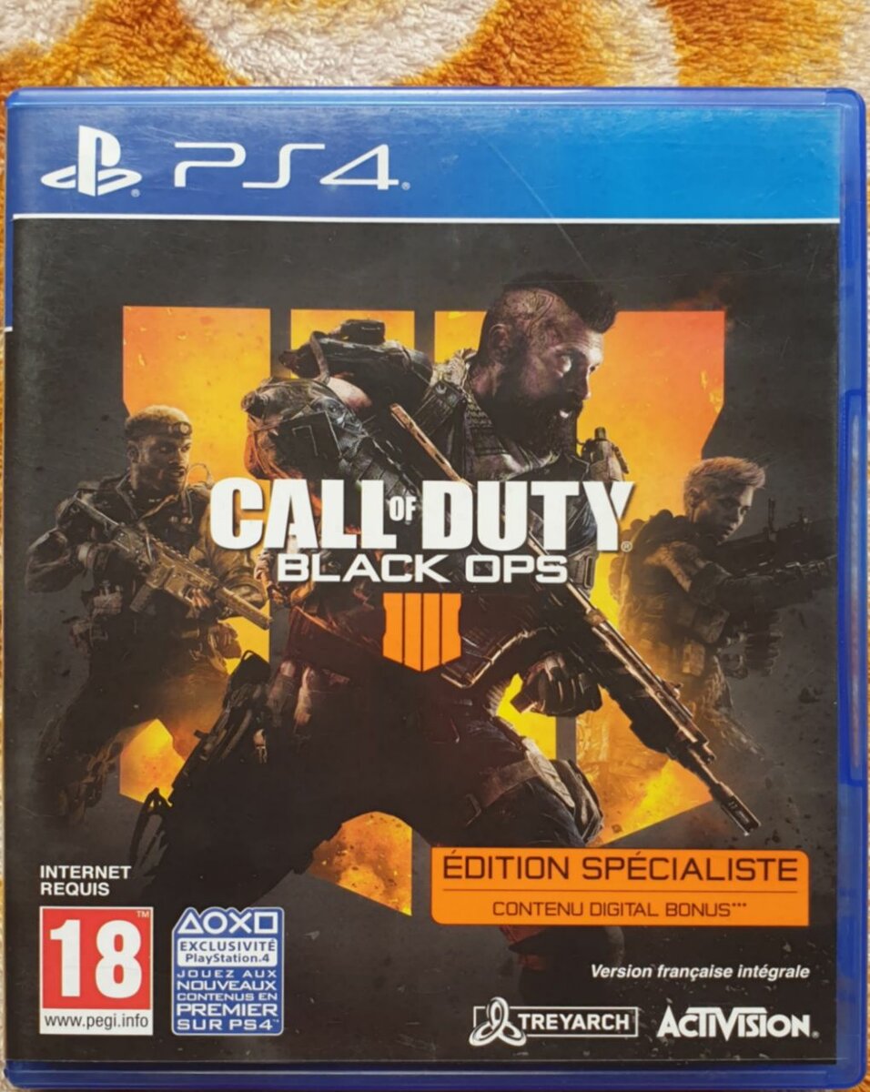 Console PS4 Slim avec deux CD