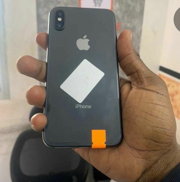 iPhone X reconditionné gris