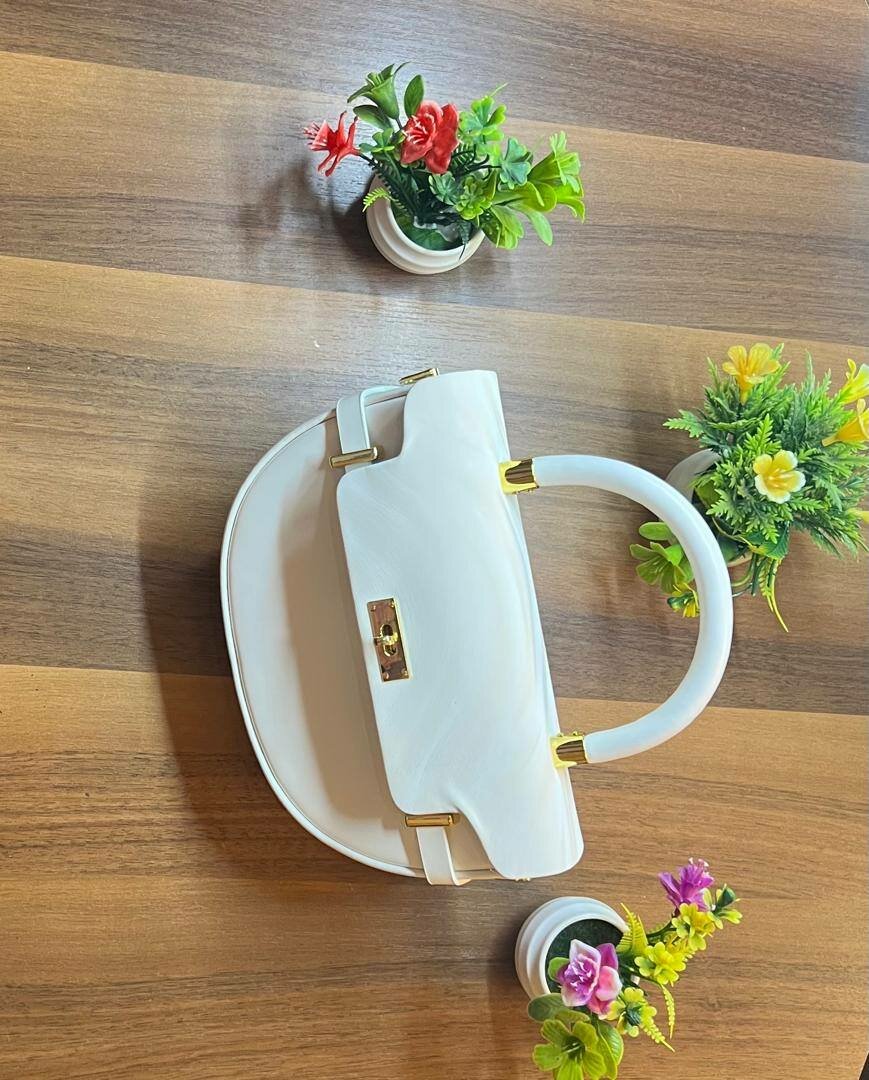 Sac à main bleu élégant