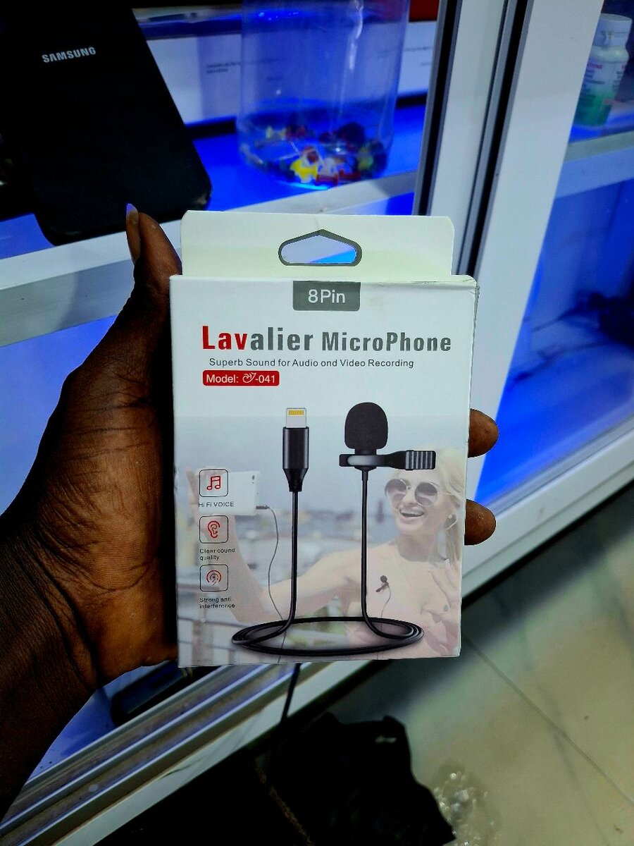 LIGHTENING TO MICROPHONE