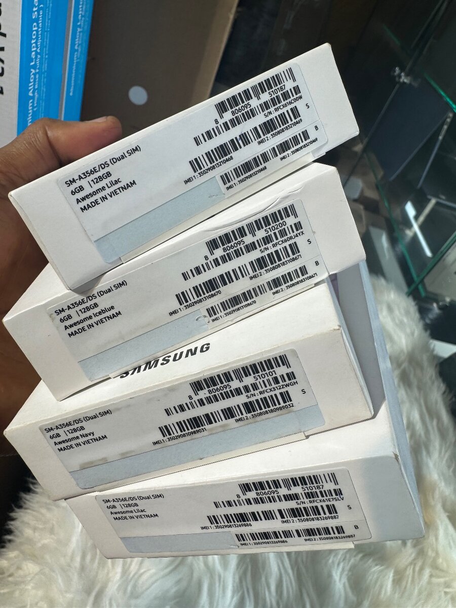 2024 samsung galaxy A35 5G storage 128gb Ram 6GB BRAND NEW