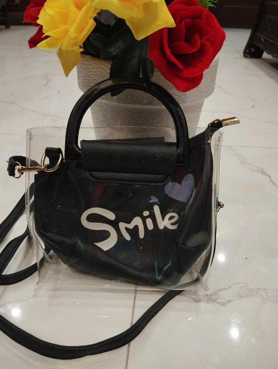 Stylish shouder bag for girls
