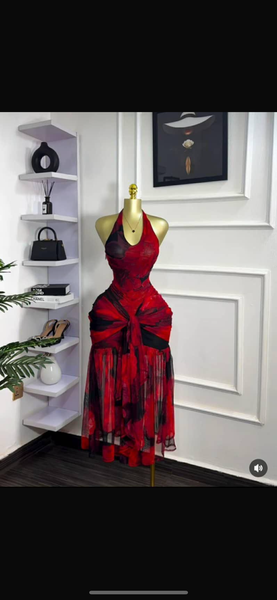 Robe longue rouge élégante