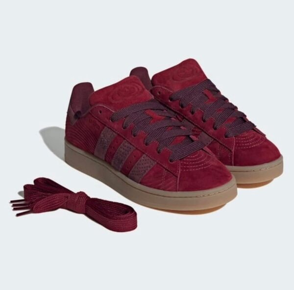 Baskets rouges en daim